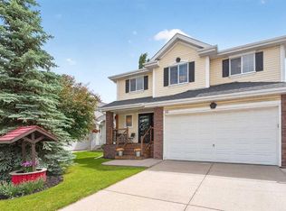 82 NW Douglasview Cir SE, Calgary, AB T2Z2P4