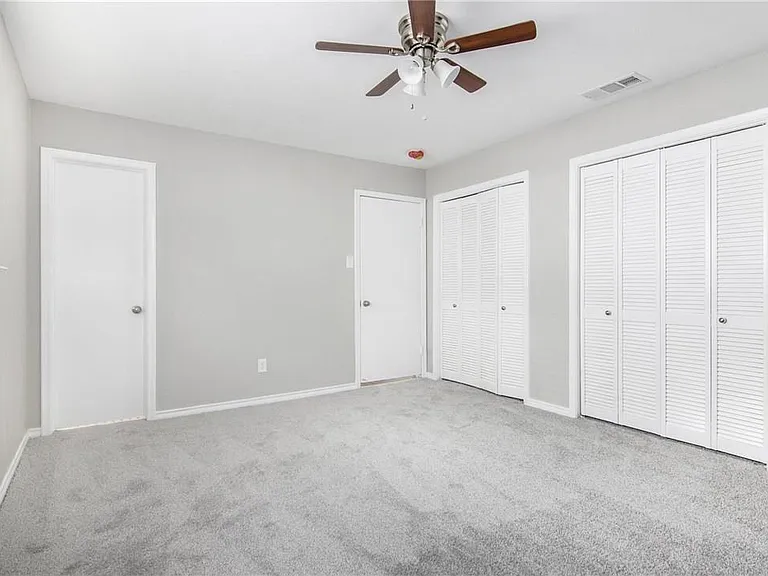 2808 Golfing Green Dr — Photo 17