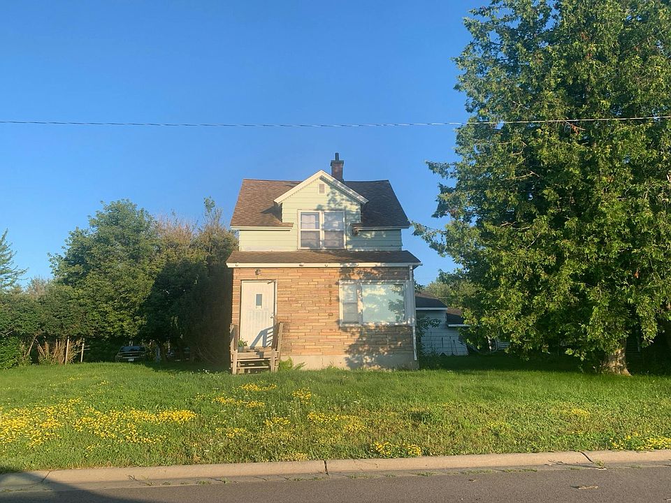 1st image of 207 3rd Ave S