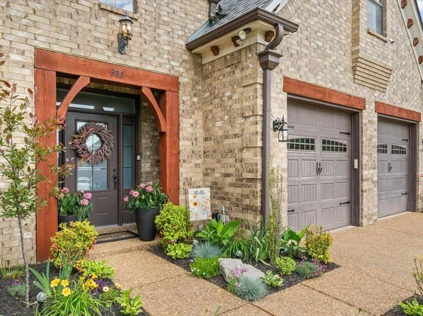 385 Garden Springs Dr, Oakland, TN 38060