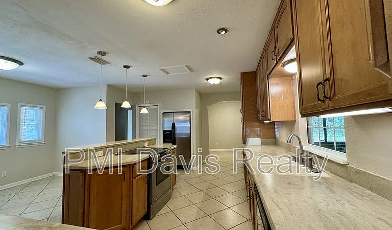2543 Holly Point Rd W — Photo 4