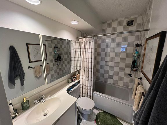 4th image of 343 W 51st St APT 6B