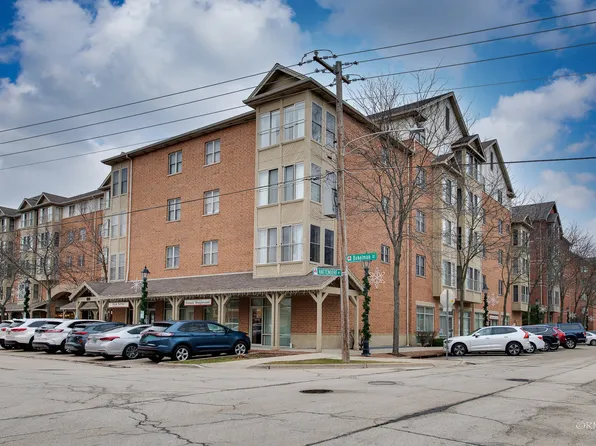 100 N Bokelman St APT 329, Roselle, IL 60172