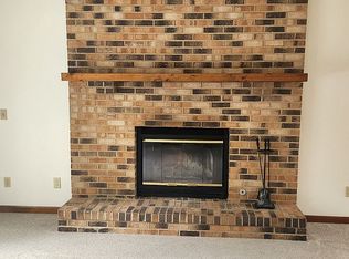 706 E Edgelawn Dr, Plano, IL 60545