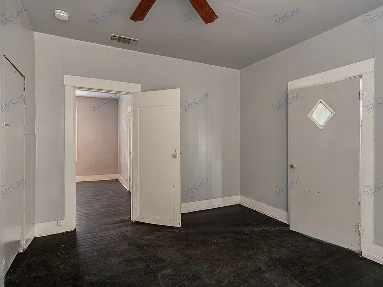1209 Gladiolus St — Photo 4