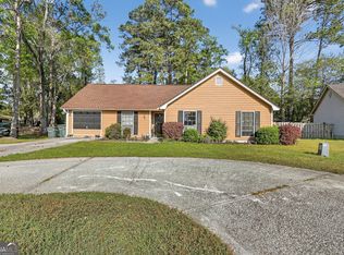 6 N Nicholson Cir, Savannah, GA 31419