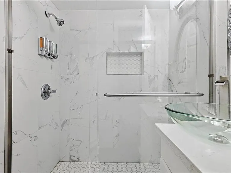3608 Courtdale Dr — Photo 27