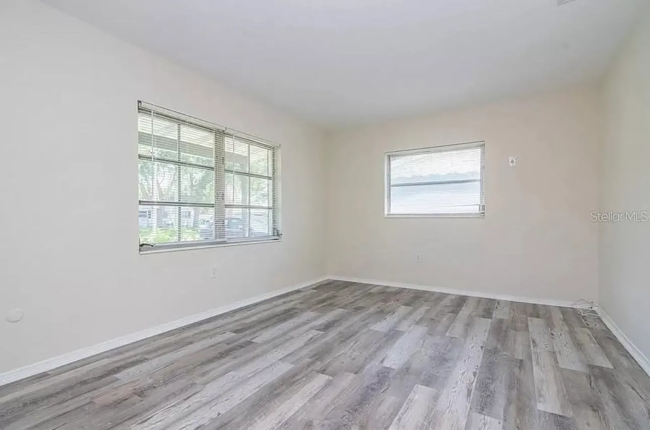2 bed, 800 sqft, $2,299 — Photo 2