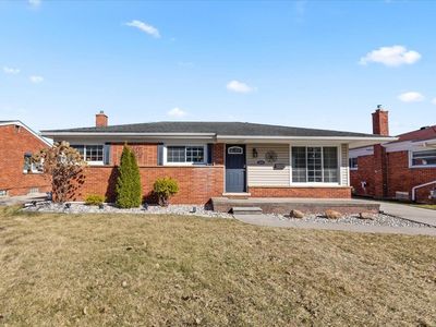 1809 W Longmeadow Rd, Trenton, MI, 48183