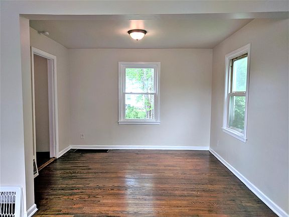 4th image of 1161 Smithfarm Ave