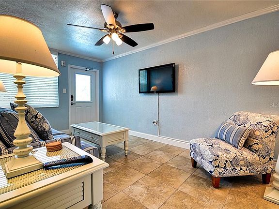 4th image of 530 Mandalay Ave #203