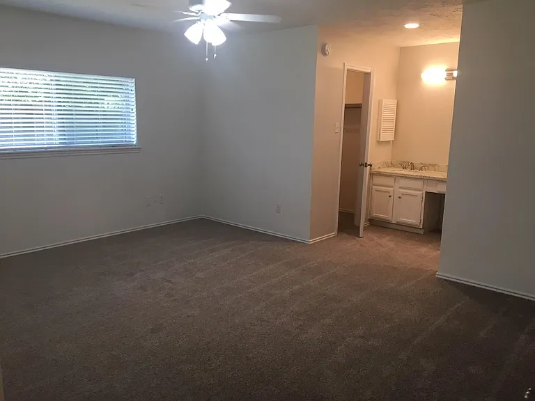 2618 Olster Dr — Photo 6