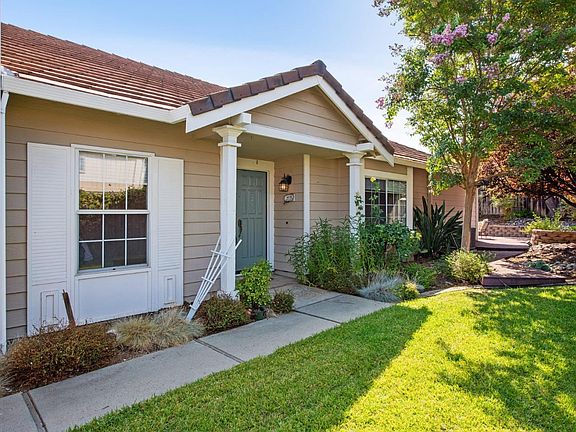 2nd image of 1197 Mountain Quail Cir