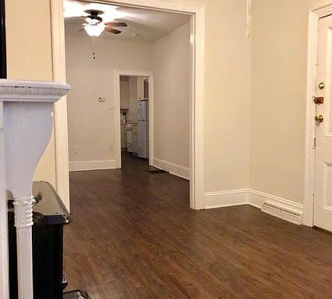 3rd image of 1904 Catharine St #1