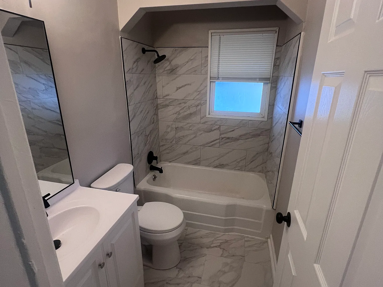 2 bed, 770 sqft, $1,100 — Photo 3