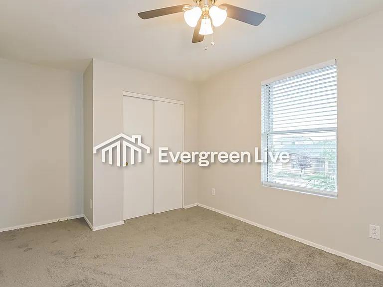 1581 E Balaton Pl — Photo 13