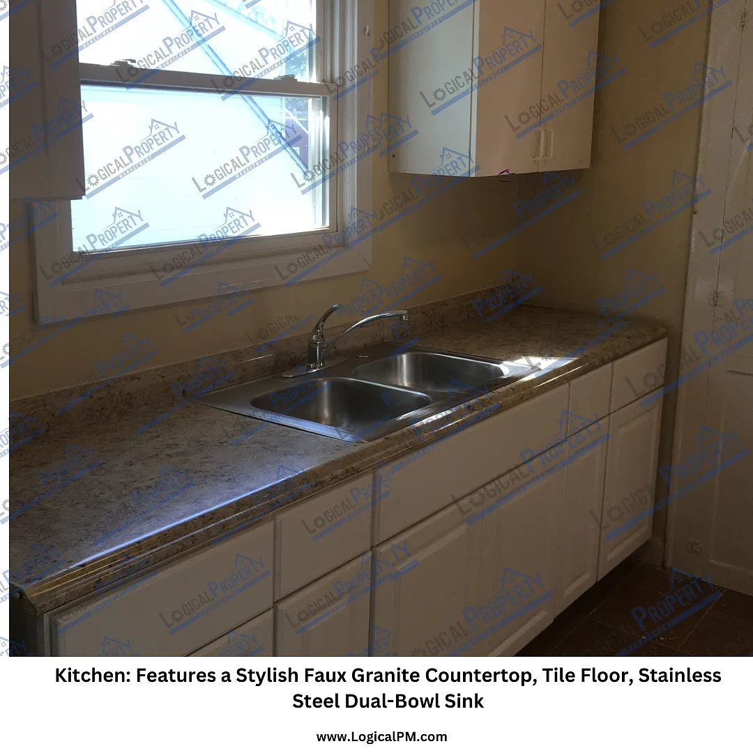 Building Photo - 15018 Hubbell St #2