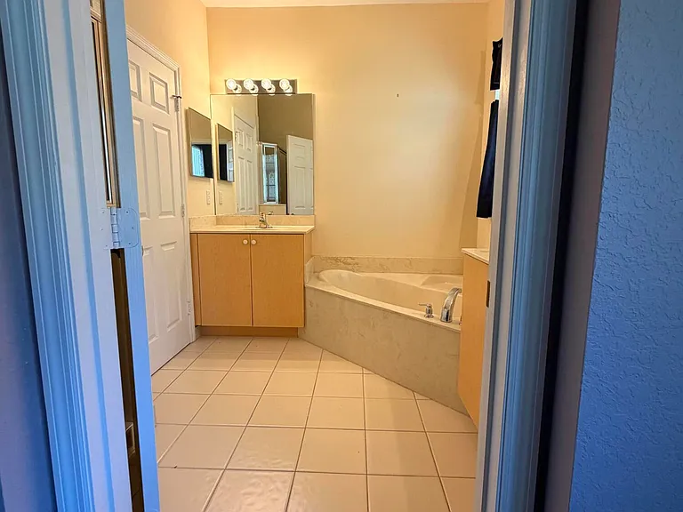 1791 SW Porta Nuova Ter — Photo 16