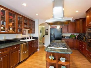 3942 Overdale Dr, Columbus, OH 43220