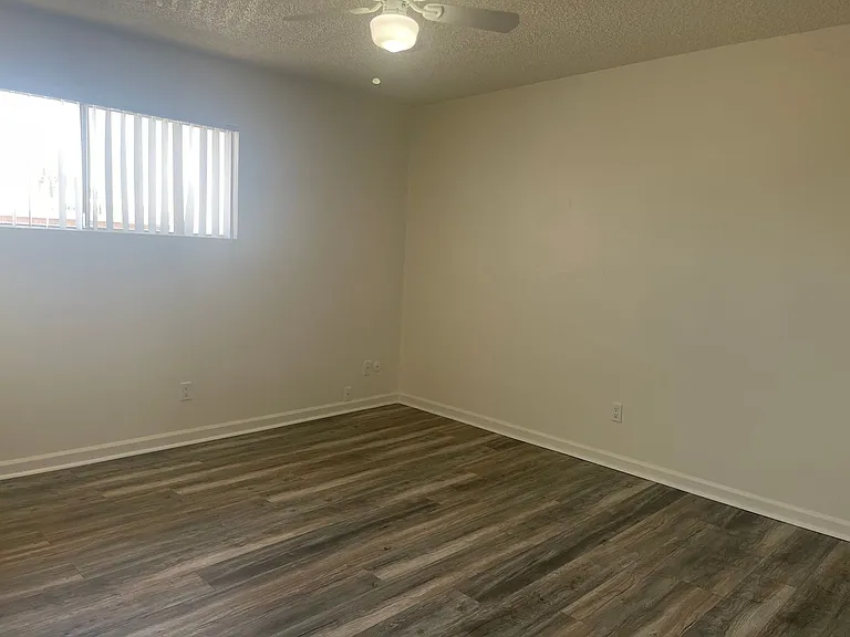 3600 N. Chester Ave. — Photo 4