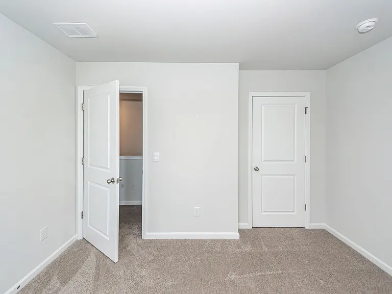214 Wild Strawberry Ln — Photo 32