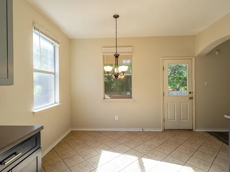 1710 Lomita Dr — Photo 5