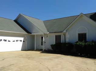 5470 Barrwyn Dr, Rex, GA 30273
