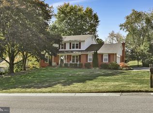 19 Tenby Chase Dr, Newark, DE 19711