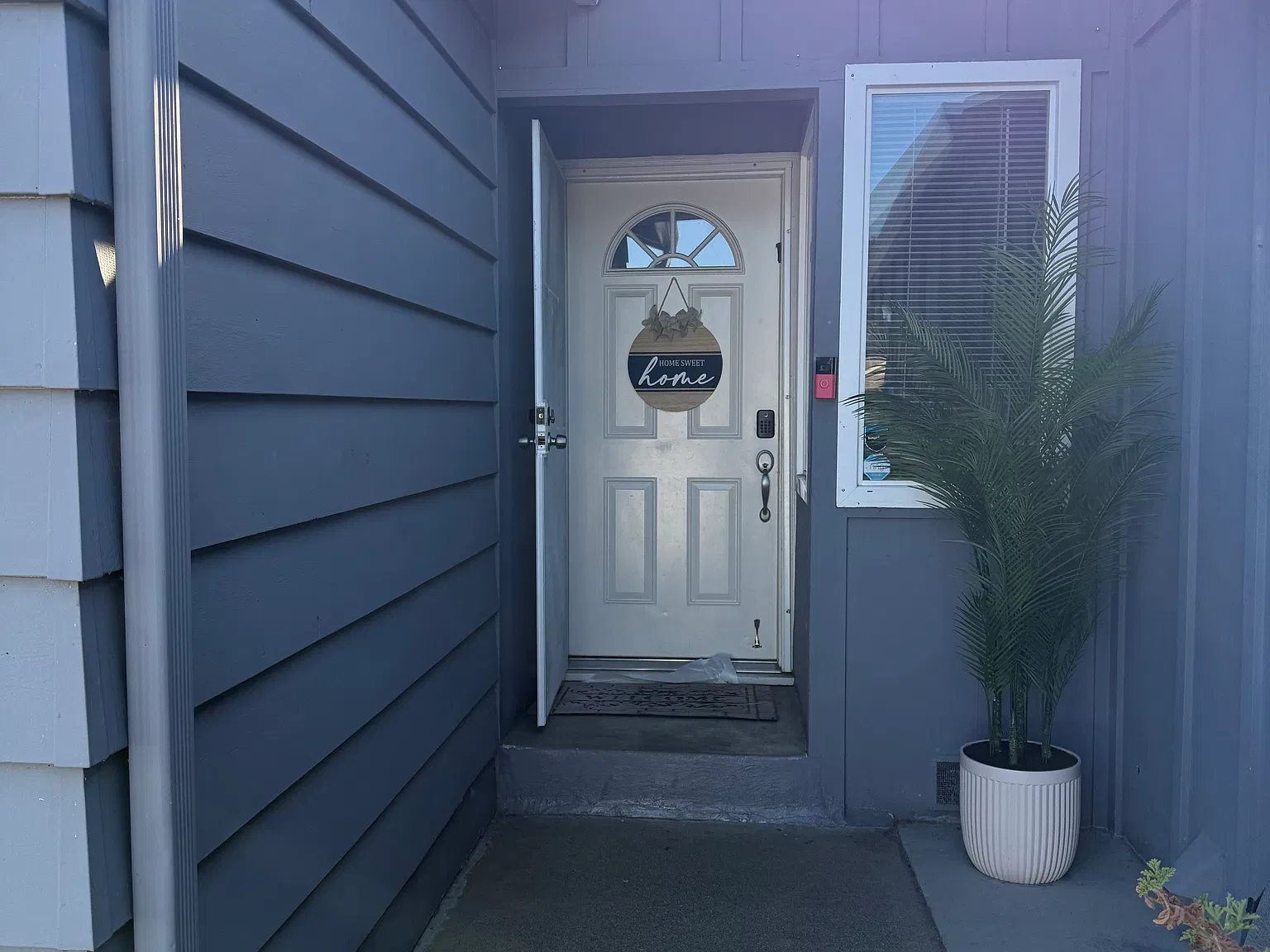 3 bed, 1372 sqft, $4,500 — Photo 2