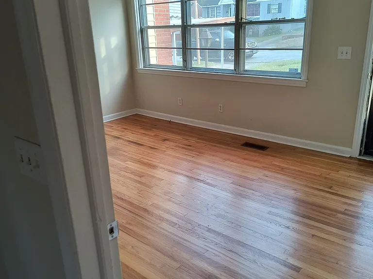 2717 King St — Photo 3