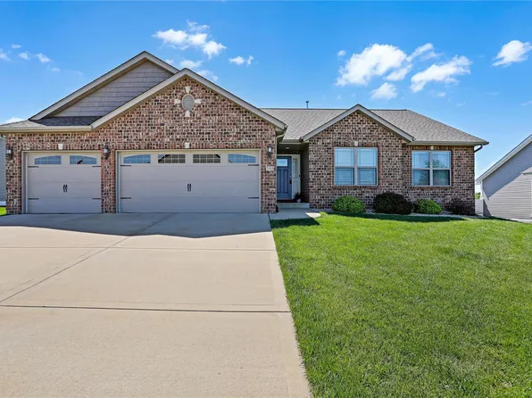 209 McClelland Dr, Troy, IL 62294