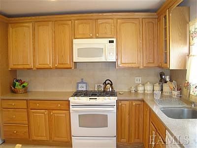 5th image of 148 Princeton Dr