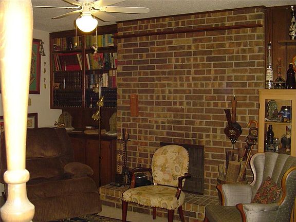 3rd image of 10248 Dunbarton Dr
