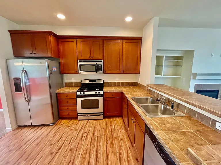 12947 NW Clement Ln — Photo 9