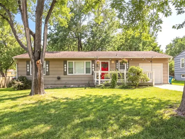 7306 Dearborn St, Overland Park, KS 66204
