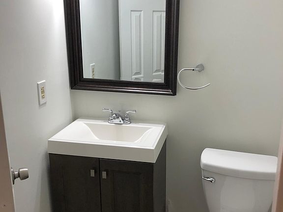 5th image of 1007 Pinetree Ct