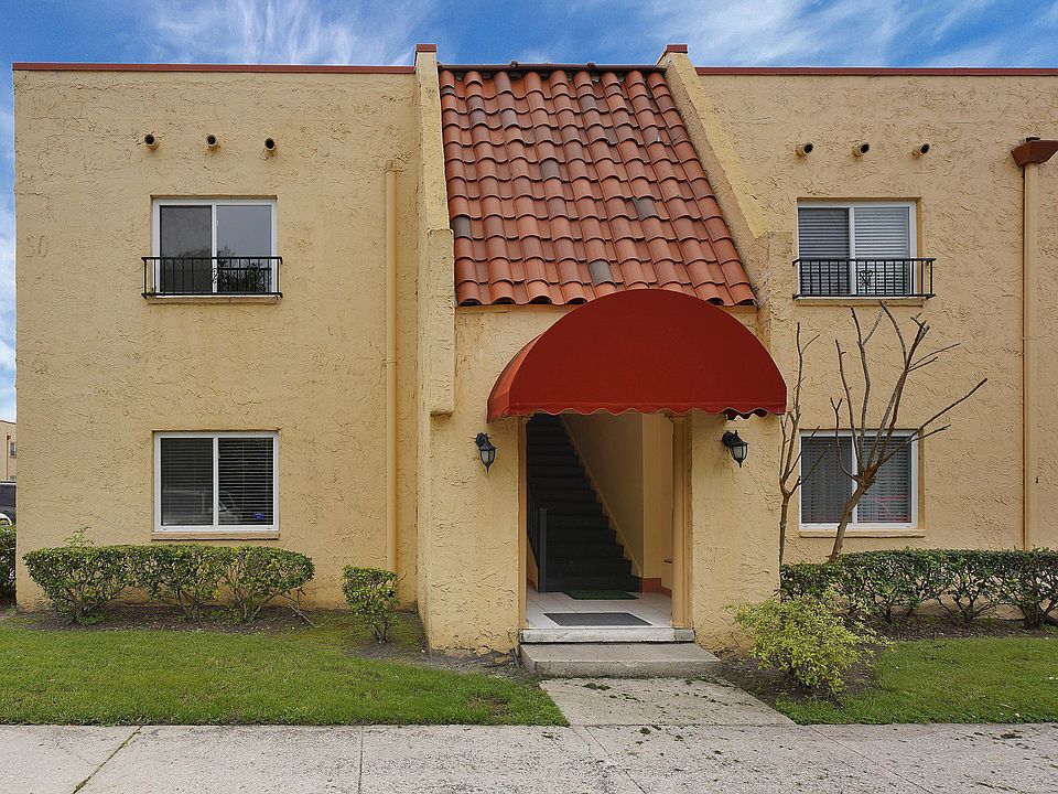 1st image of 3878 N La Mirada Dr #1