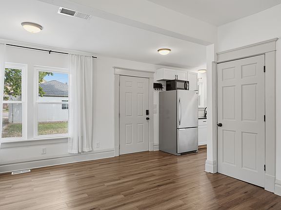 3rd image of 40 W Neff Ave