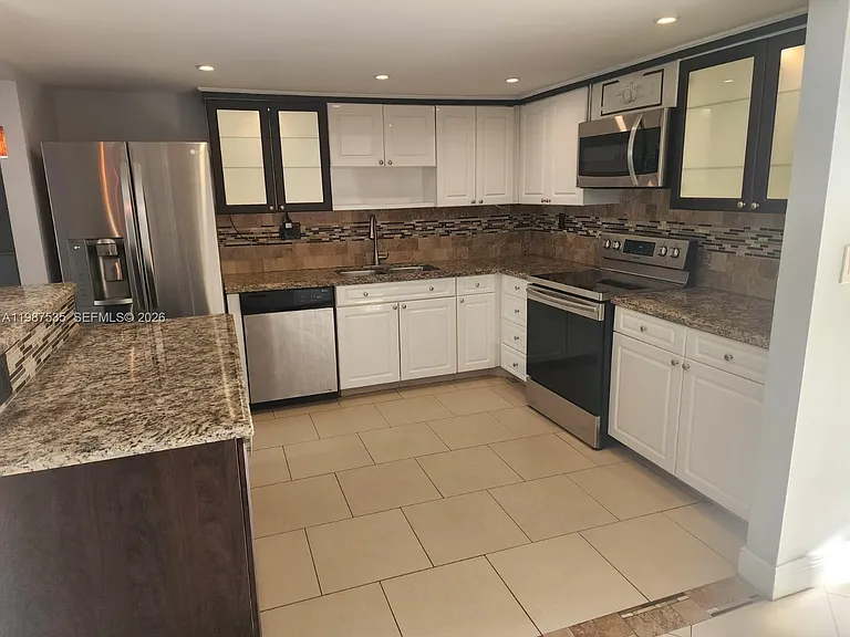 537 N University Dr #71 — Photo 4