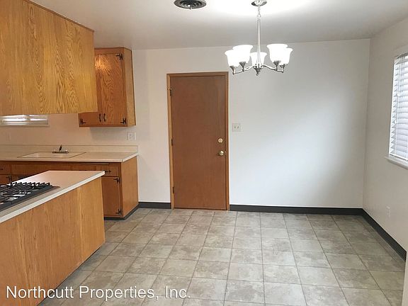 3rd image of 3769 Belford St