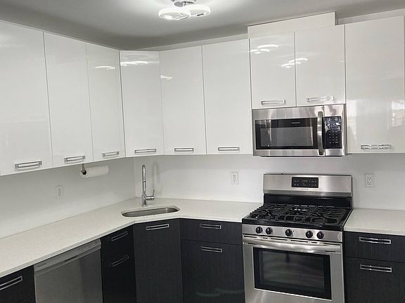 4th image of 3016 Brighton 5 St Unit 2A