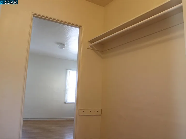 515 Lexington Ave #517 — Photo 29