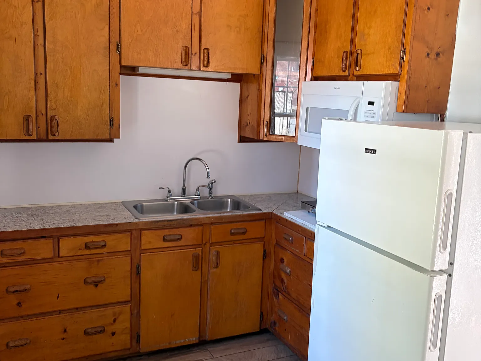 1 bed, 400 sqft, $700 — Photo 2