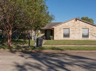 9511 Bollingbrook Dr, Houston, TX 77083