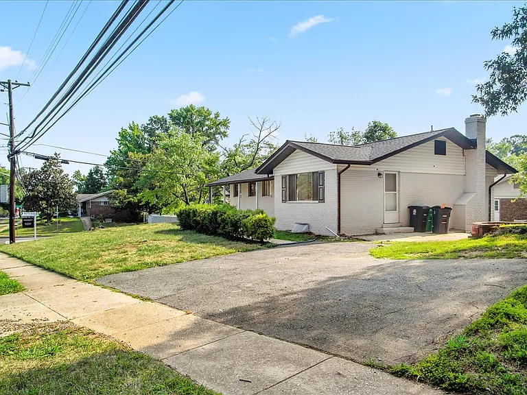 6700 Cipriano Rd — Photo 33
