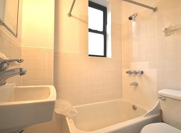 5th image of 329 E 94th St APT 7