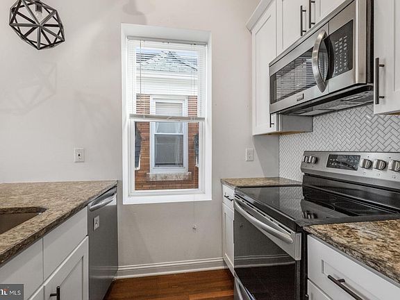 3rd image of 3230 W Diamond St #3