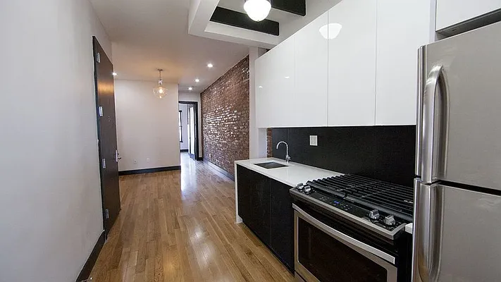 Rented by Nooklyn NYC LLC | media 81