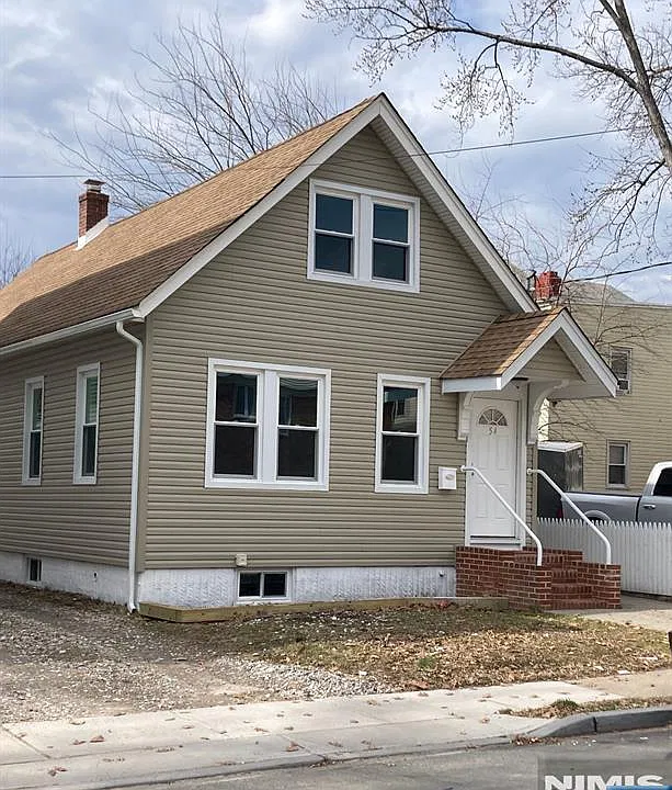 54 Thomas St