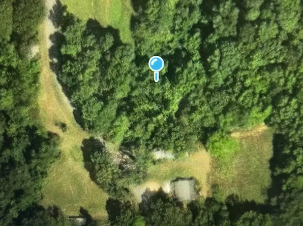 1010 Hughes Rd, Decaturville, TN 38329